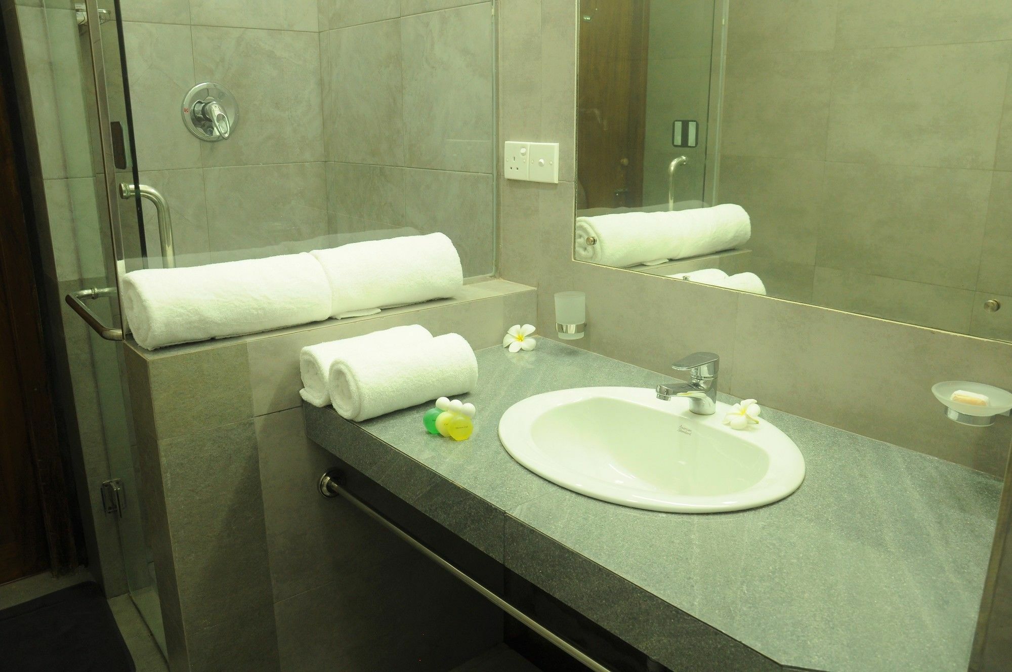 Serendib Beach Hotel Бентота Екстериор снимка