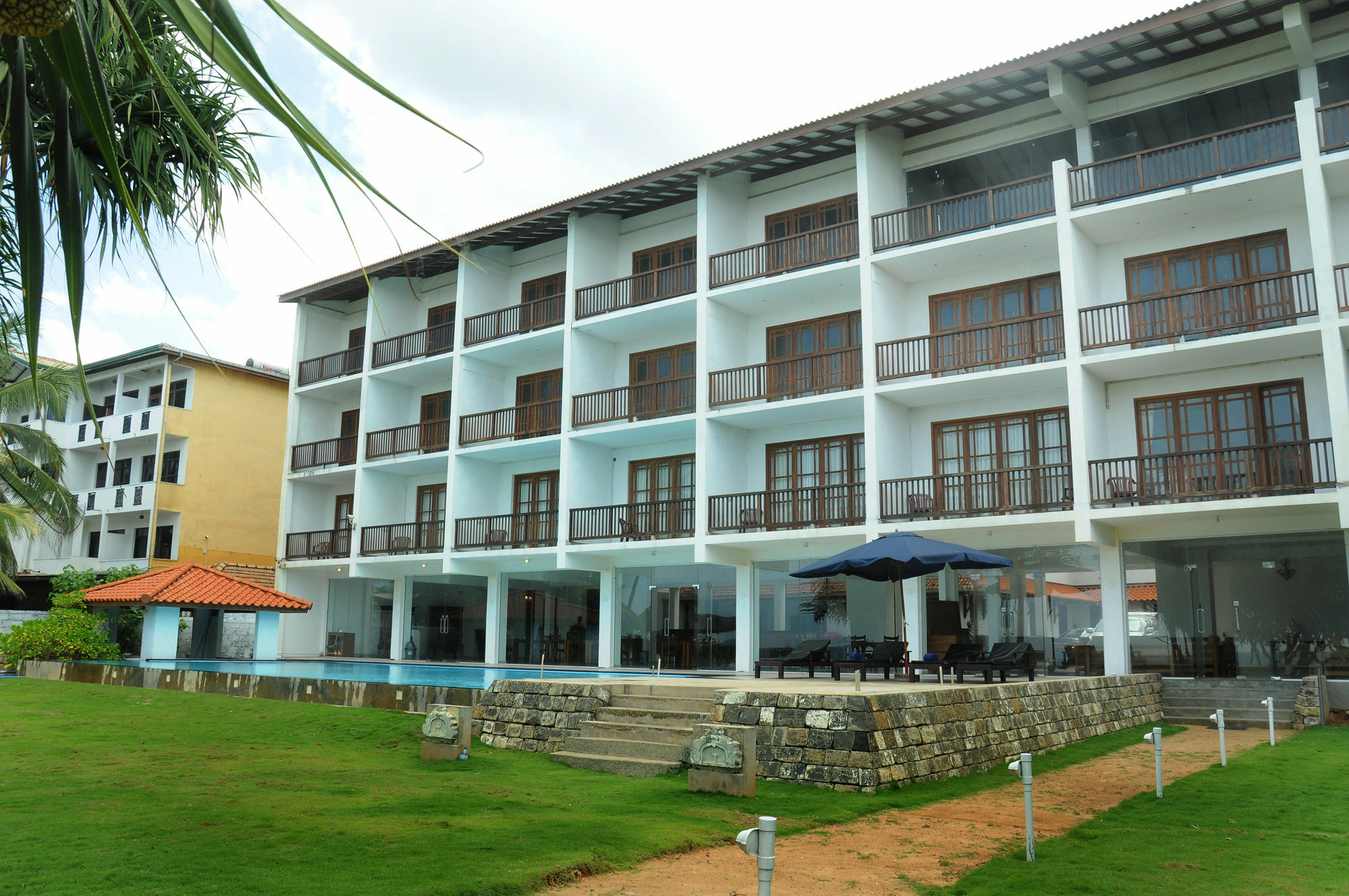 Serendib Beach Hotel Бентота Екстериор снимка